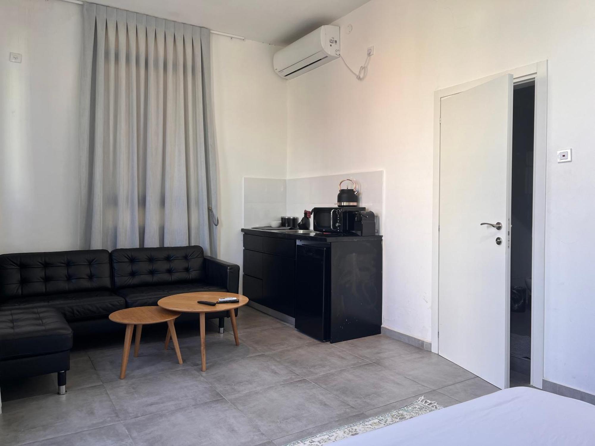 Yona 8 Bed & Breakfast Tel Aviv Rom bilde