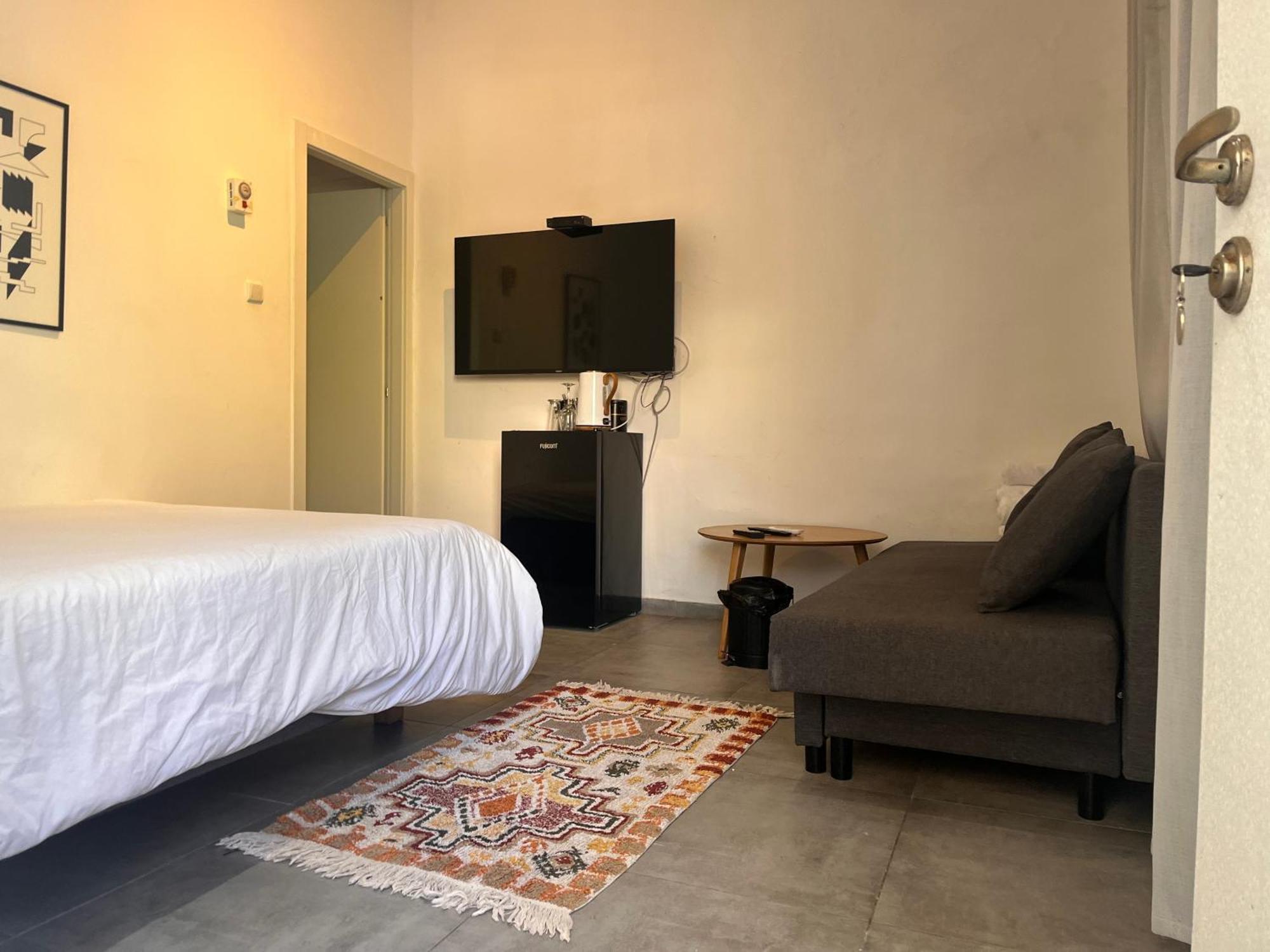 Yona 8 Bed & Breakfast Tel Aviv Rom bilde
